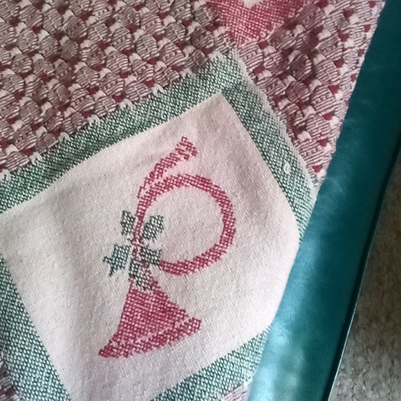 Christmas throw - Picture 3 of 3